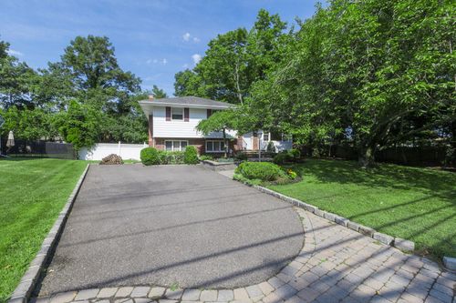 32 Kings Park Rd, Commack, NY, 11725-2407 | Card Image