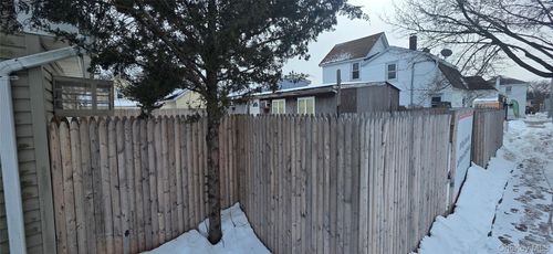 72 5th Ave, Bay Shore, NY, 11706-7329 | Card Image