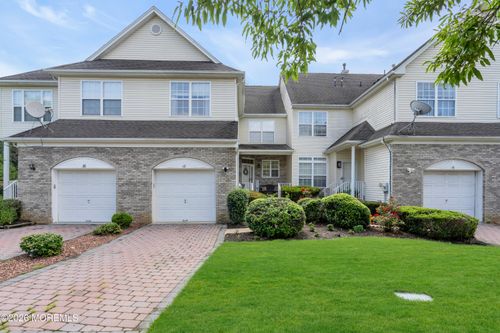 18 Frost Ln, East Windsor, NJ, 08520-4694 | Card Image