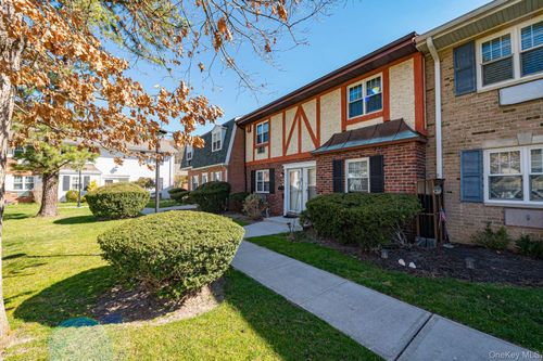 apt-g30-21 Glen Hollow Dr, Holtsville, NY, 11742-2459 | Card Image