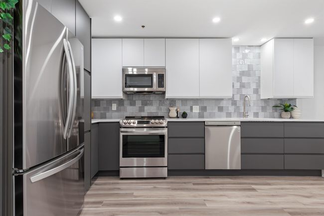 111 - 1500 Pendrell St, Condo with 2 bedrooms, 1 bathrooms and 2 parking in Vancouver BC | Image 9