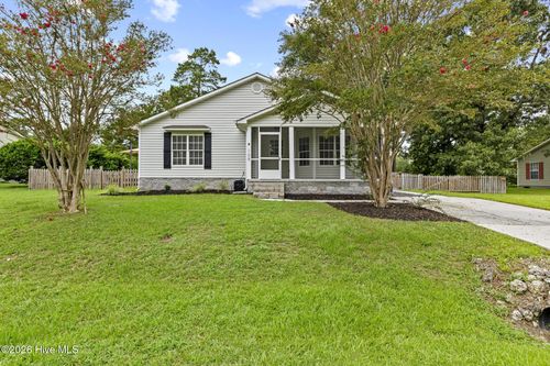 109 Halls Creek Dr, Swansboro, NC, 28584-9675 | Card Image