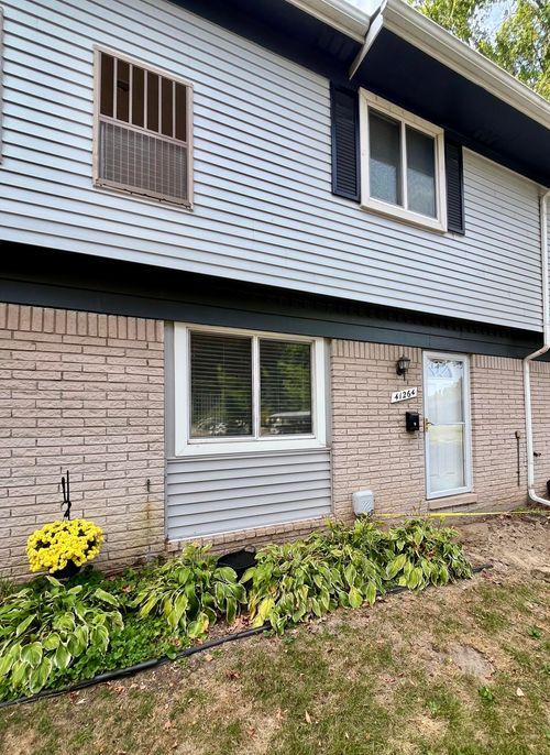 41264 N Woodbury Green Dr, Belleville, MI, 48111 | Card Image