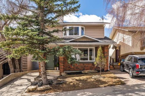 11 Coach Manor Rise Sw, Calgary, AB, T3H1C5 | Card Image