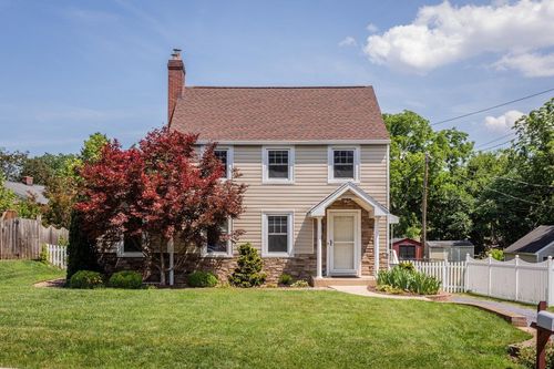 1450 Bluestone St, Harrisonburg, VA, 22801-2902 | Card Image