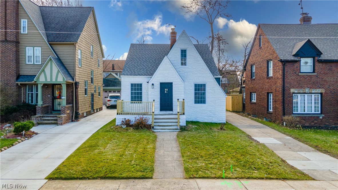 Antisdale Ave, Cleveland Heights, OH 44118