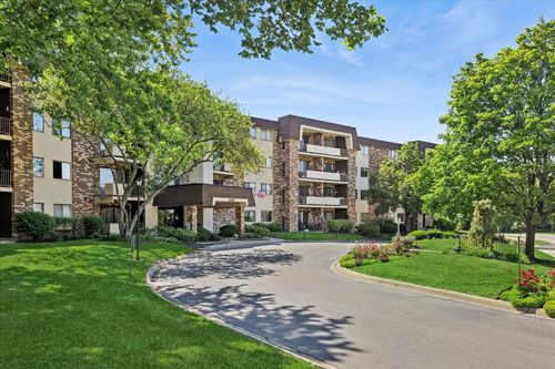303-3350 N Carriageway Dr, Arlington Heights, IL, 60004-1546 | Card Image