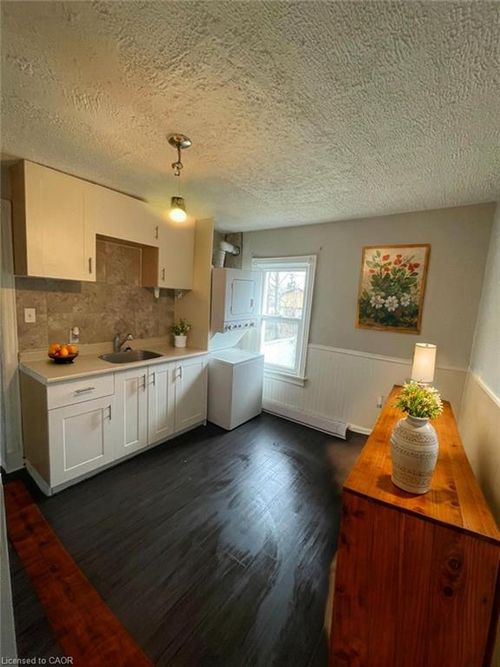 2-17 Victoria Ave, Cambridge, ON, N1S1X2 | Card Image