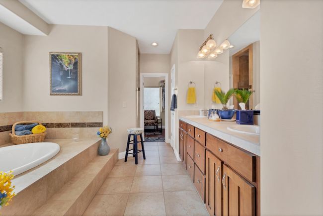 Main bed bath | Image 26