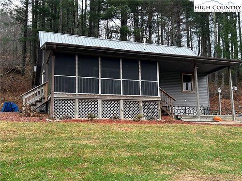 117 Deans Ln, Laurel Springs, NC, 28644-9522 | Card Image