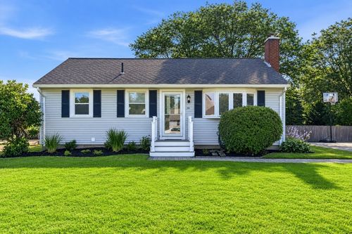 16 Robert Ave, Woburn, MA, 01801-2723 | Card Image