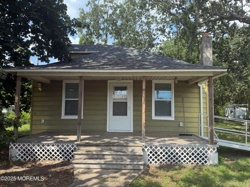 205 Manapaqua Ave, Lakehurst, NJ, 08733-2601 | Card Image