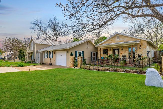 202 S Bowie St, Home with 5 bedrooms, 6 bathrooms and 1 parking in Fredericksburg TX | Image 38