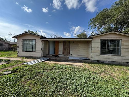 1511 Gray St, Plainview, TX, 79072-5719 | Card Image