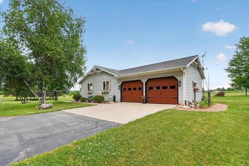 W8127 Dumke Rd, Portage, WI, 53901-9714 | Card Image