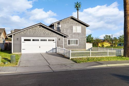 4 La Palma Drive, Out of County, CA, 99999 | Card Image