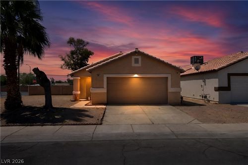 2001 Garnet Gable Ave, Las Vegas, NV, 89106-1816 | Card Image
