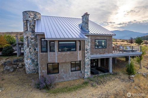 8 Deer Trail Way, Winthrop, WA, 98862-9216 | Card Image
