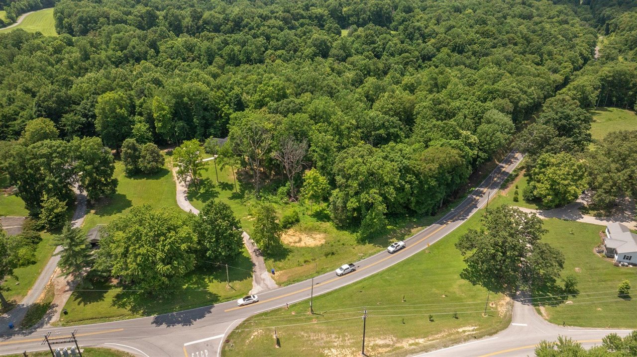 Land in Scottsville