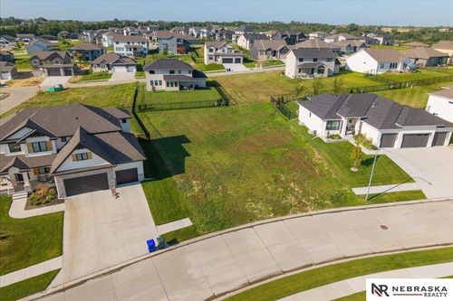 17007 Emma St, Bennington, NE, 68007-5068 | Card Image