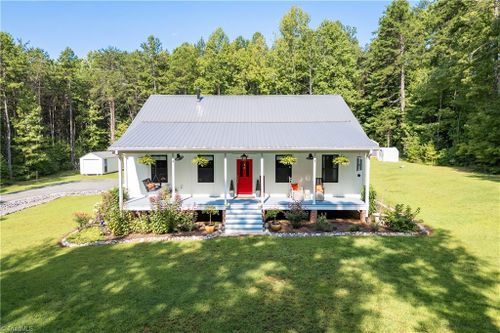 213 Genesis Pl, Cleveland, NC, 27013-8319 | Card Image