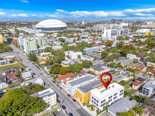 1037 Nw 2nd St, Miami, FL, 33128-1104 | Card Image