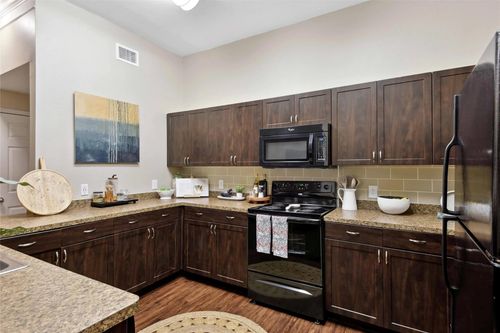b1434-6607 Brodie Ln, Austin, TX, 78745-4658 | Card Image