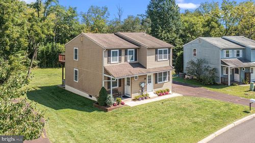 21 Winard Cir, SELLERSVILLE, PA, 18960-2159 | Card Image