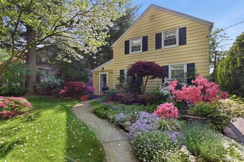 47 Onderdonk Ave, Manhasset, NY, 11030-2321 | Card Image