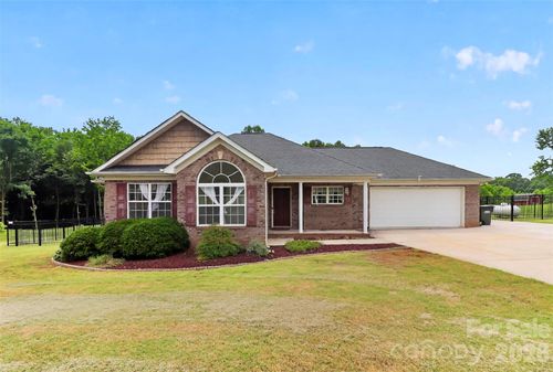2823 Gourdvine Dr, Marshville, NC, 28103-9108 | Card Image