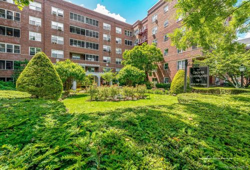 d05-67-38 108th St, Forest Hills, NY, 11375-2360 | Card Image
