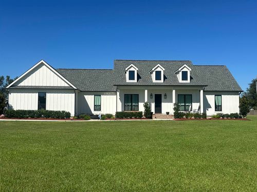 131 Peanut Ln, Thibodaux, LA, 70301-6176 | Card Image