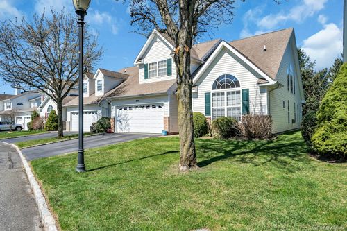 13 William Ln, Mount Sinai, NY, 11766-3021 | Card Image