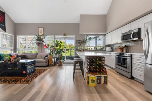 324-5800 Andrews Rd, Richmond, BC, V7E6M2 | Card Image