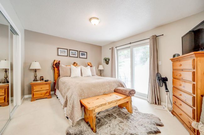 1709 East Hillcrest Drive, House other with 4 bedrooms, 3 bathrooms and null parking in Hillcrest AB | Image 17
