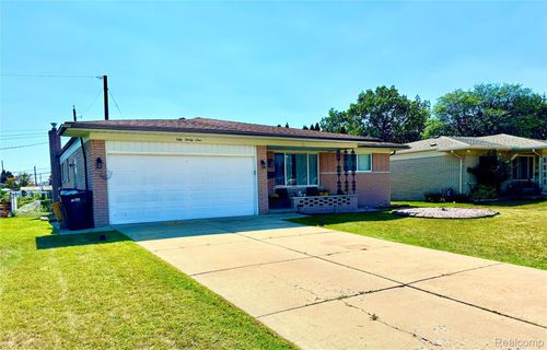 5024 Bristor Dr, Sterling Heights, MI, 48310-4622 | Card Image