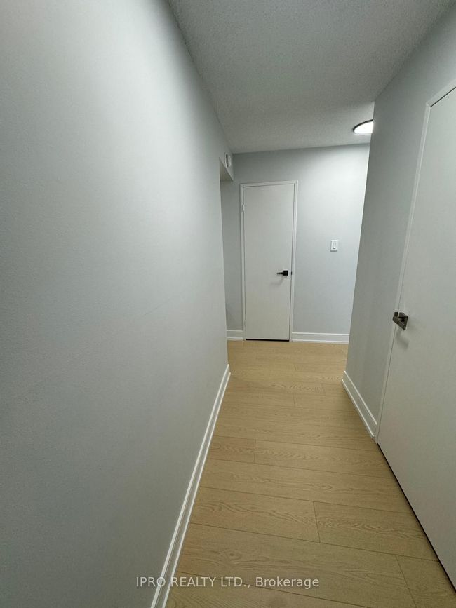 1110 - 1580 Mississauga Valley Blvd, Condo with 2 bedrooms, 2 bathrooms and 1 parking in Mississauga ON | Image 10