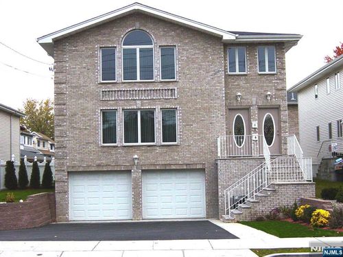 755 Edgewater Ave, Ridgefield, NJ, 07657-1812 | Card Image