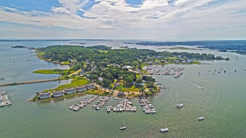 6 Kingfisher Way, Mystic, CT, 06355-4207 | Card Image