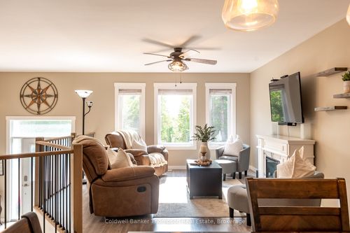 311 Station Rd, Emsdale, ON, P0A1J0 | Card Image