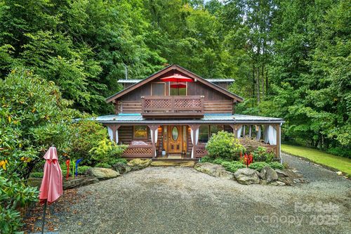 32 A And W Ln, Green Mountain, NC, 28740-6047 | Card Image