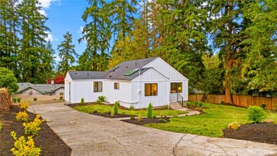 8182 Ne 165th Street, House other with 3 bedrooms, 1 bathrooms and null parking in Kenmore WA | Image 2