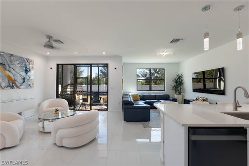 7510 Rockefeller Dr, NAPLES, FL, 34119-9852 | Card Image