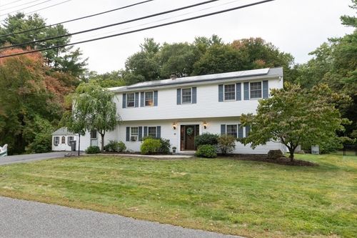 40 Gregory Rd, Framingham, MA, 01701-3206 | Card Image