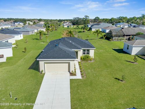 8983 Wade St, Weeki Wachee, FL, 34613-5594 | Card Image