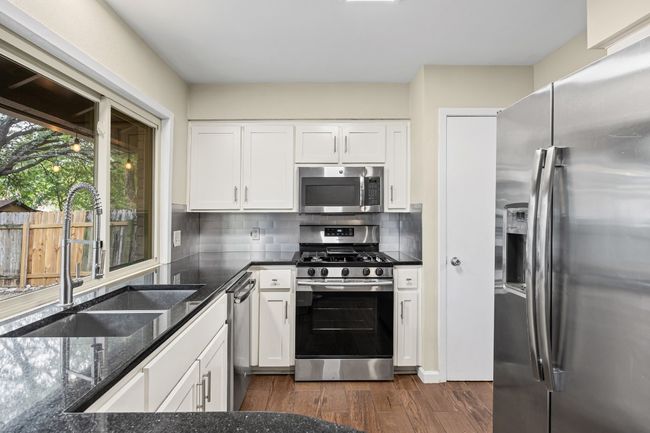 9215 Hunters Trce E, House other with 4 bedrooms, 2 bathrooms and null parking in Austin TX | Image 5