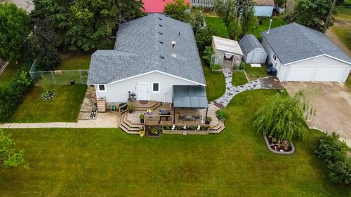 201 4 Ave Ne, Mclennan, AB, T0H2L0 | Card Image