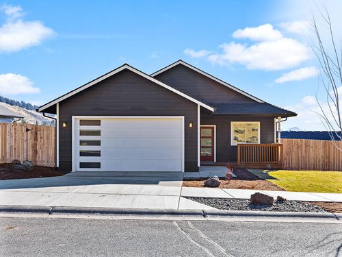 1168 W Ridge Dr, Klamath Falls, OR, 97601-6615 | Card Image
