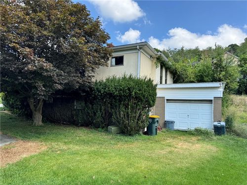 1302 Thomas St, Rostraver Twp, PA, 15087-1022 | Card Image