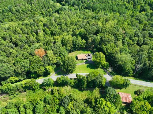 2812 Nc 89 Hwy W, Danbury, NC, 27016-7364 | Card Image
